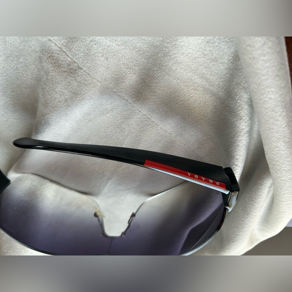 Prada Gradient Black Sunglasses (It has a small detail.) - Picture 7 of 10